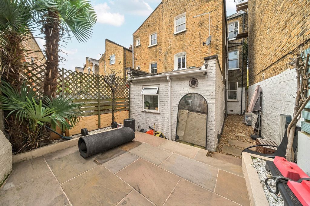 Property photo 2 of 18 Picture No. 19