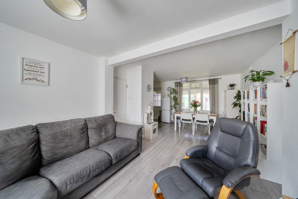 Property photo 3 of 13 1446146-4-69E76A4...