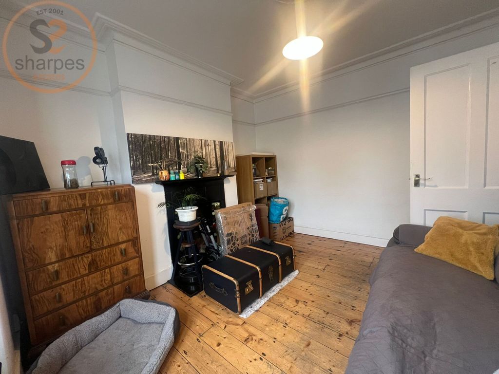 Property photo 2 of 13 10