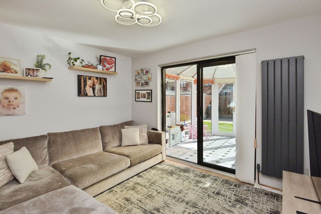 Property photo 2 of 19 Pbox-Img.Jpg