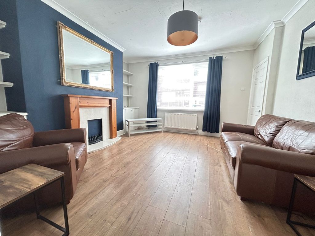 Property photo 2 of 11 7Be8790E-c05d-4Fba-98F2-5d35F7267597