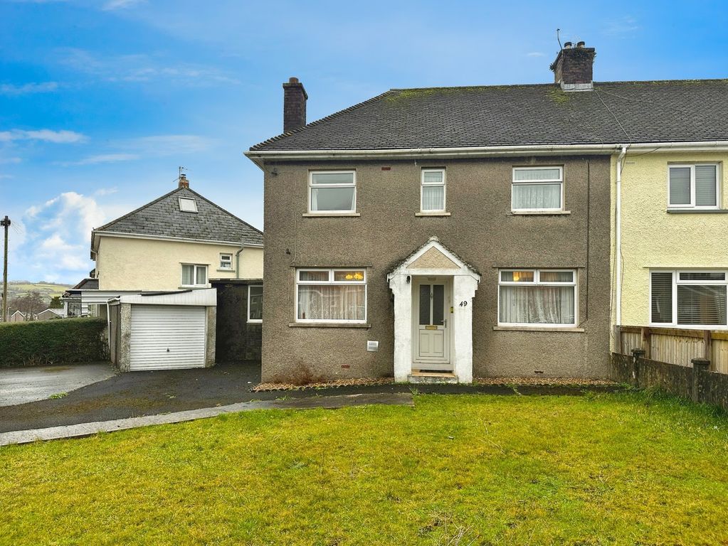 Property photo 2 of 11