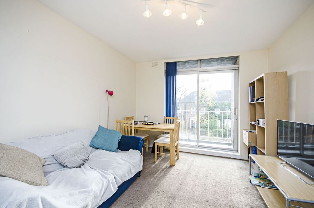 Property photo 2 of 7