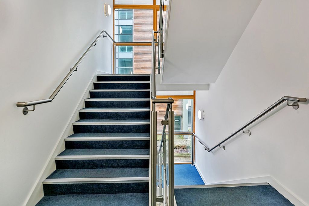 Property photo 3 of 8 Communal Entrance