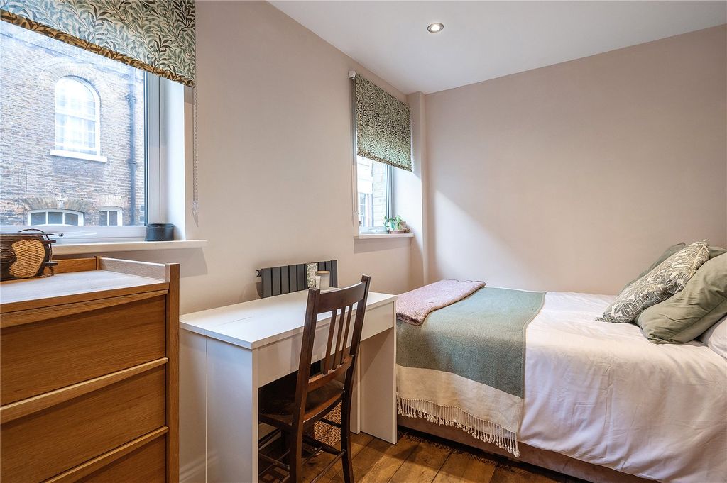 Property photo 3 of 33 Picture No. 42