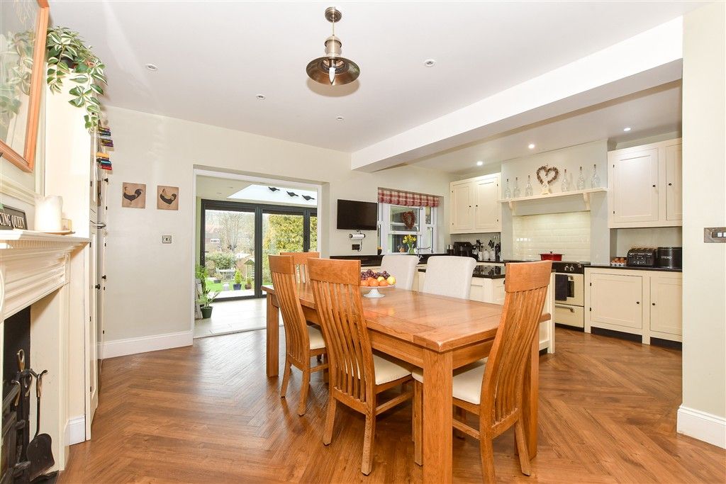 Property photo 3 of 17 Kitchen/ Dining Room