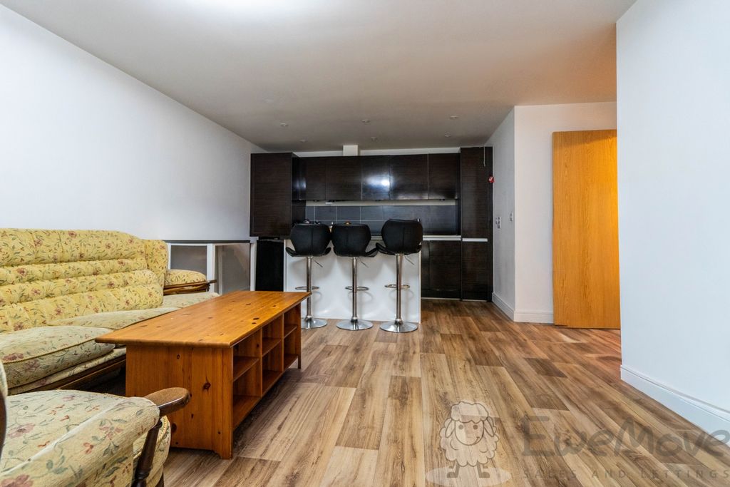 Property photo 3 of 9 Dmc02695-Hdr