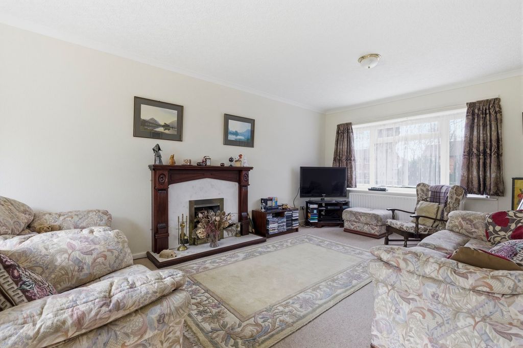 Property photo 3 of 28