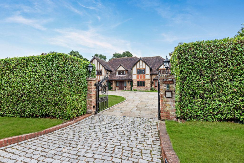 Property photo 2 of 21 Front Elevation