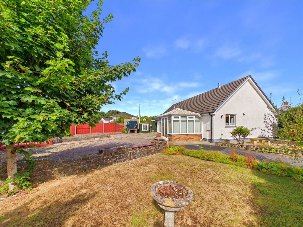 Property photo 2 of 29 Picture No. 13