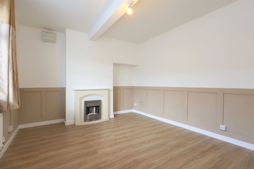 Property photo 2 of 30