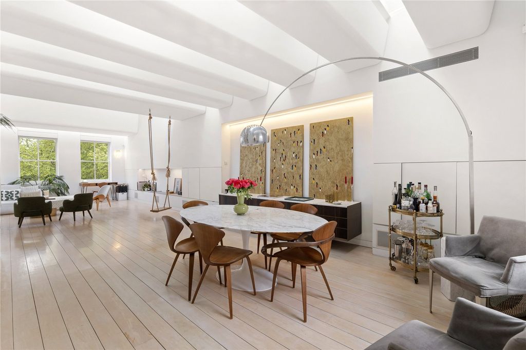 Property photo 1 of 19 Dining Room