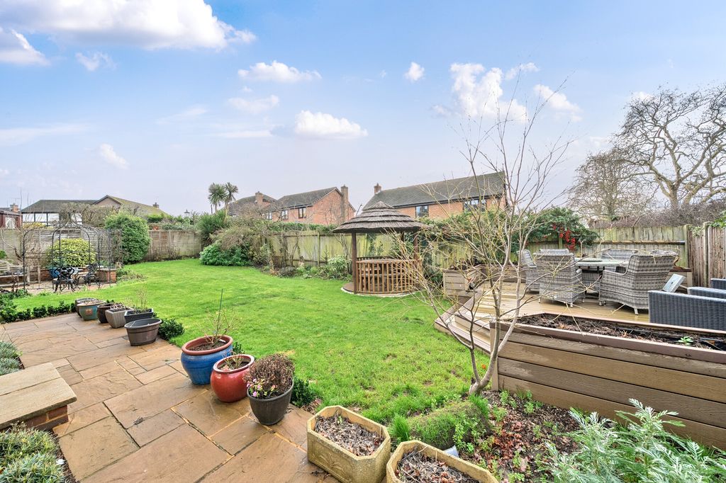 Property photo 2 of 13