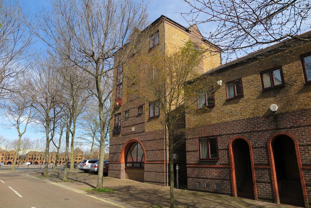 Property photo 1 of 24