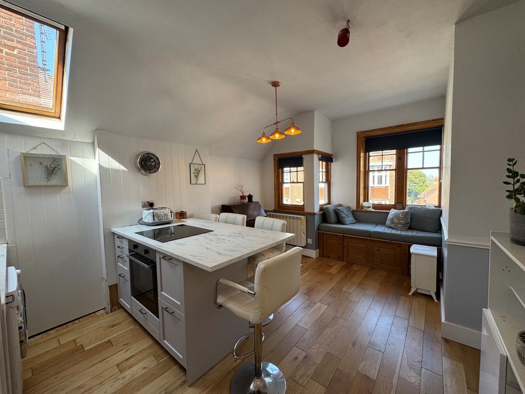 Property photo 3 of 7 Kitchen