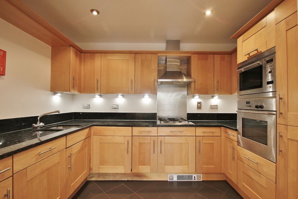 Property photo 1 of 14 Photo 9