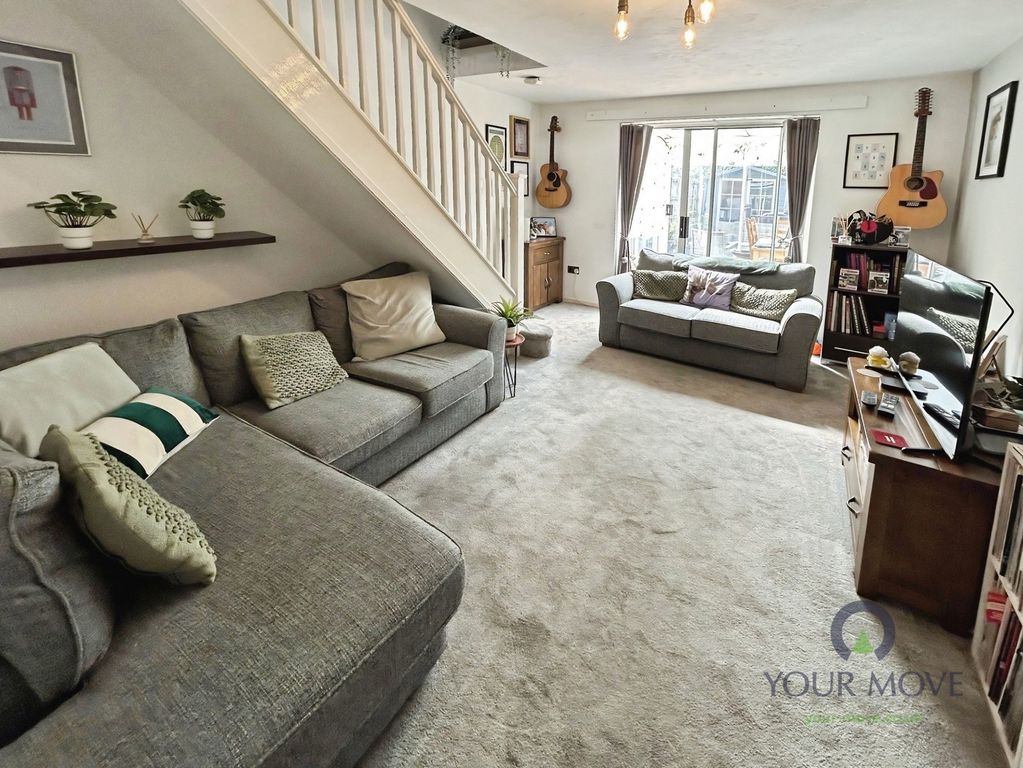 Property photo 2 of 11 Lounge