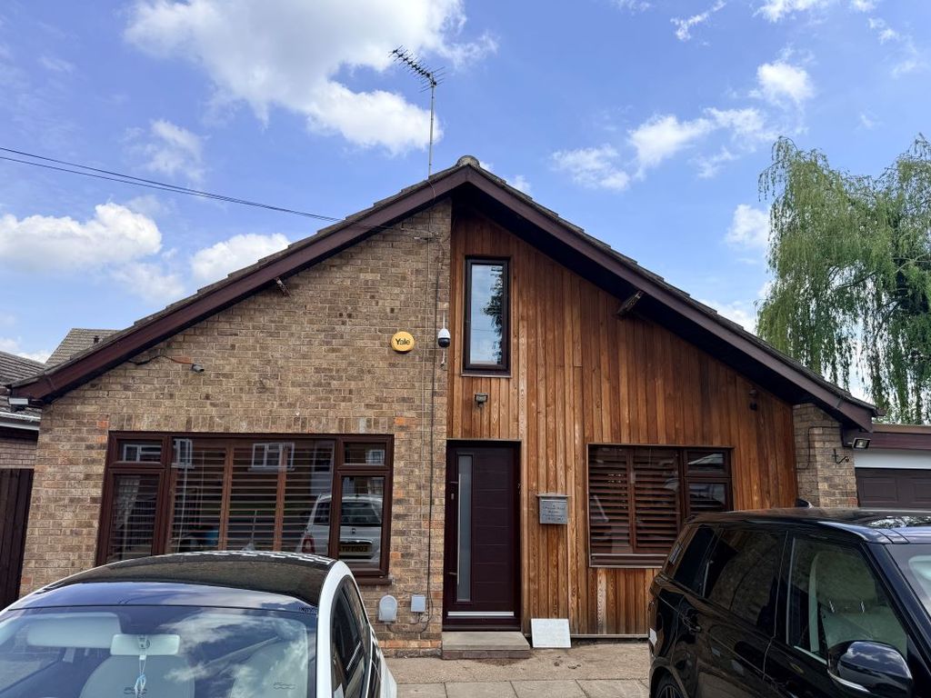 Property photo 1 of 43