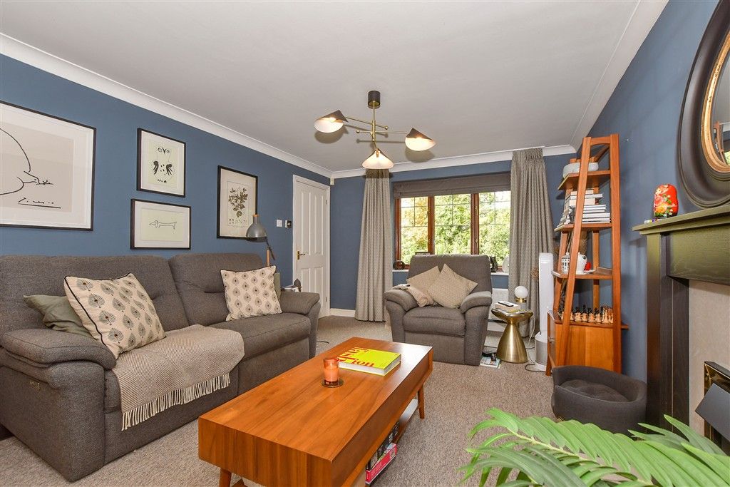 Property photo 3 of 21 Lounge