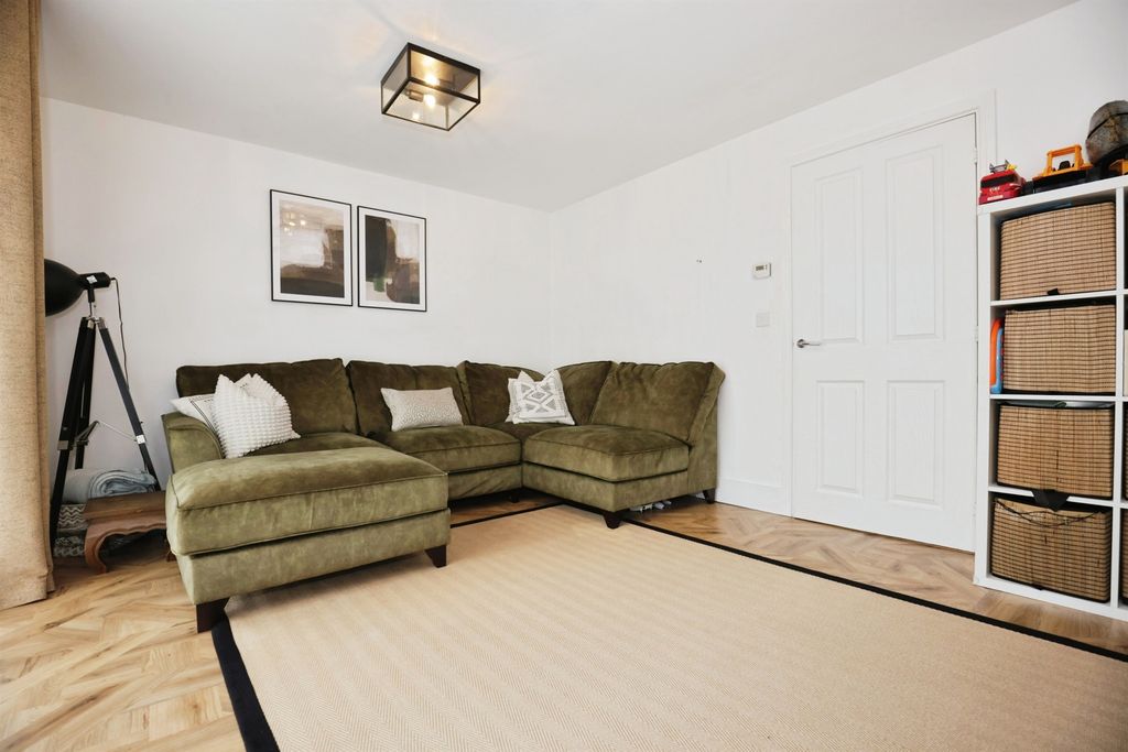 Property photo 3 of 14