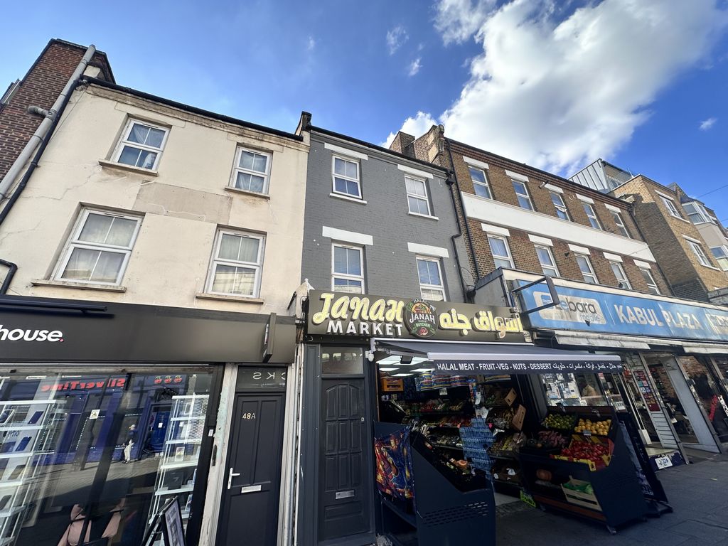 Property photo 1 of 13 Town House To Rent High Street, London Nw10