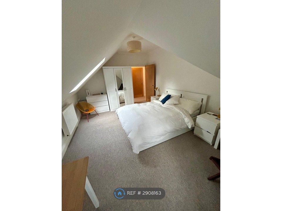 Property photo 1 of 8 Master Bedroom