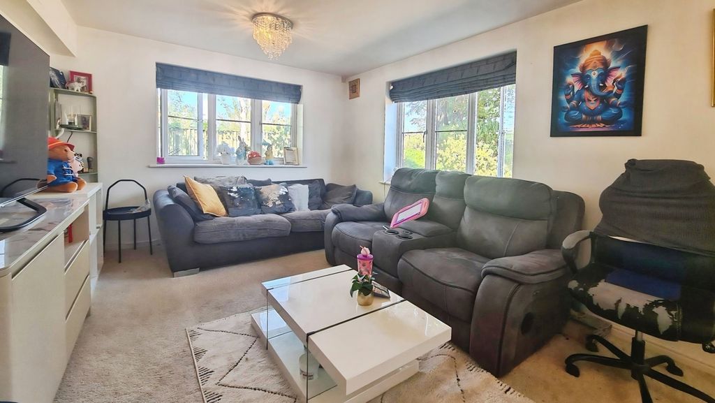Property photo 2 of 8 Pbox-Img.Jpg