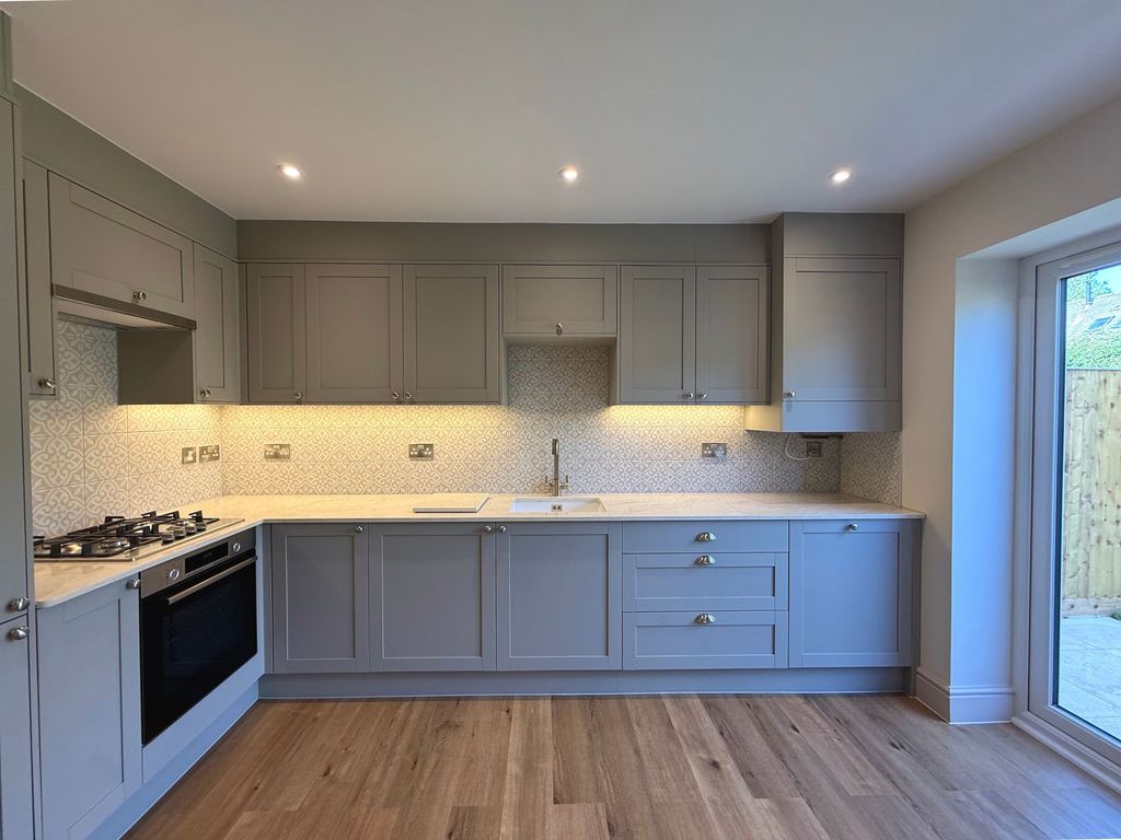 Property photo 3 of 12 Photo 9