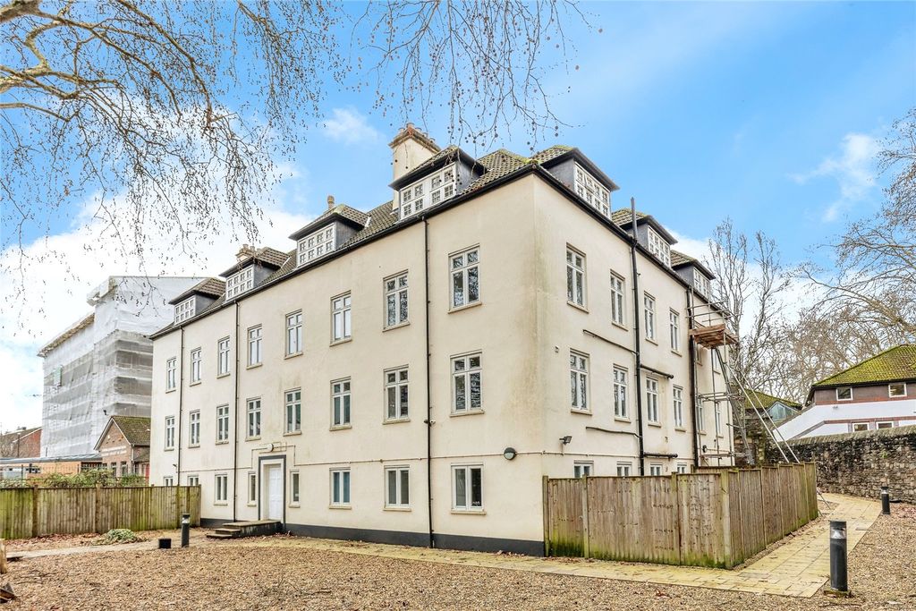 Property photo 1 of 9 Picture No. 09