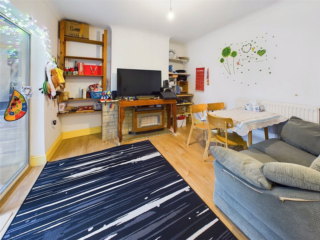 Property photo 3 of 15 Picture No. 10