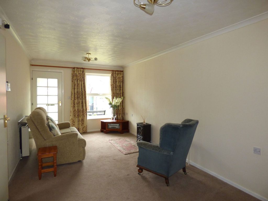 Property photo 3 of 12