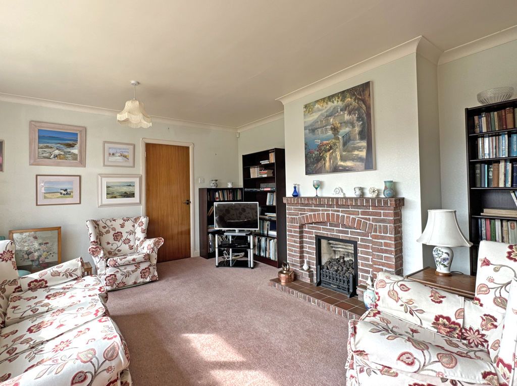 Property photo 3 of 16 Photo 4