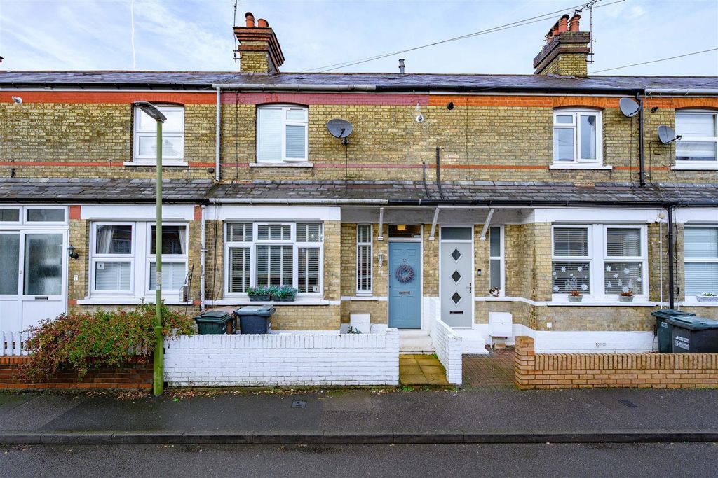 Property photo 1 of 21 Outside