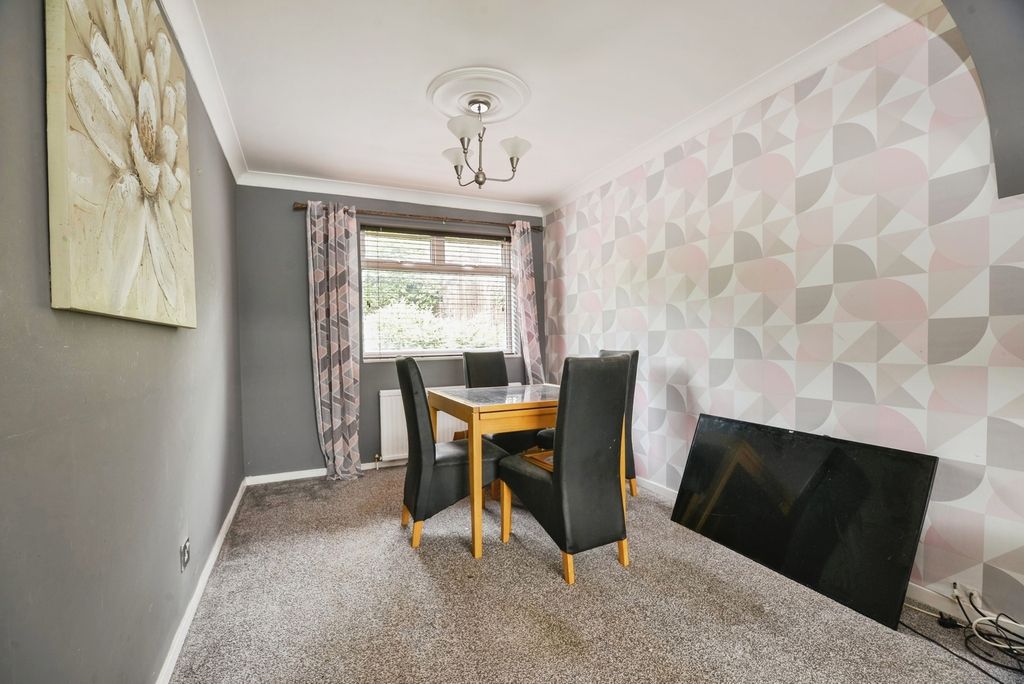 Property photo 3 of 17 Pbox-Img.Jpg