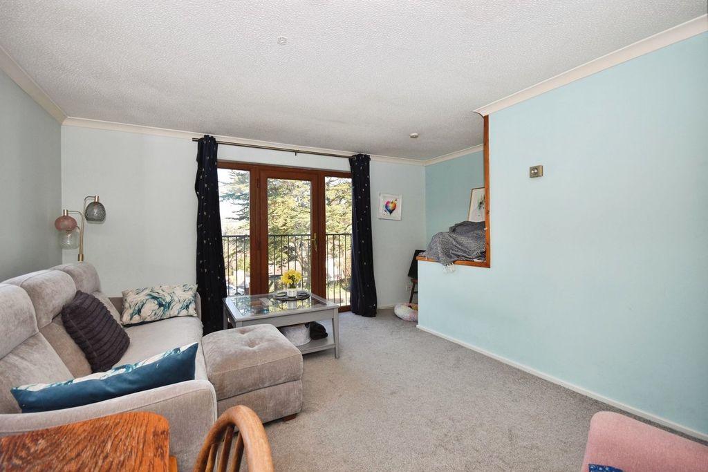 Property photo 3 of 19