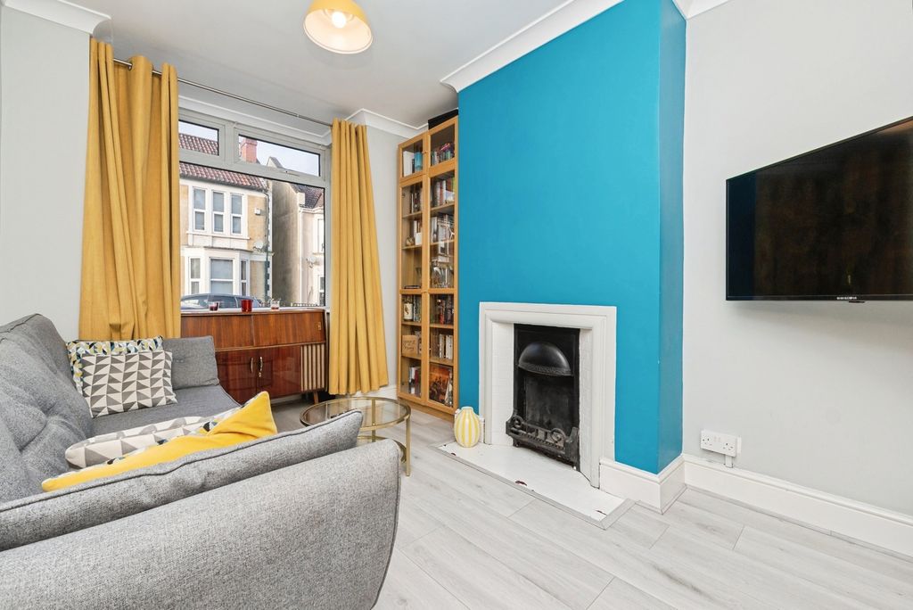 Property photo 2 of 18 Pbox-Img.Jpg