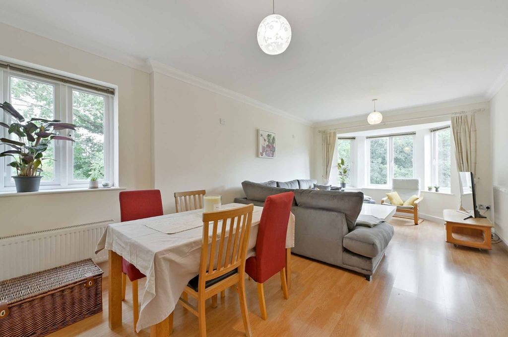 Property photo 3 of 15 Dining Room