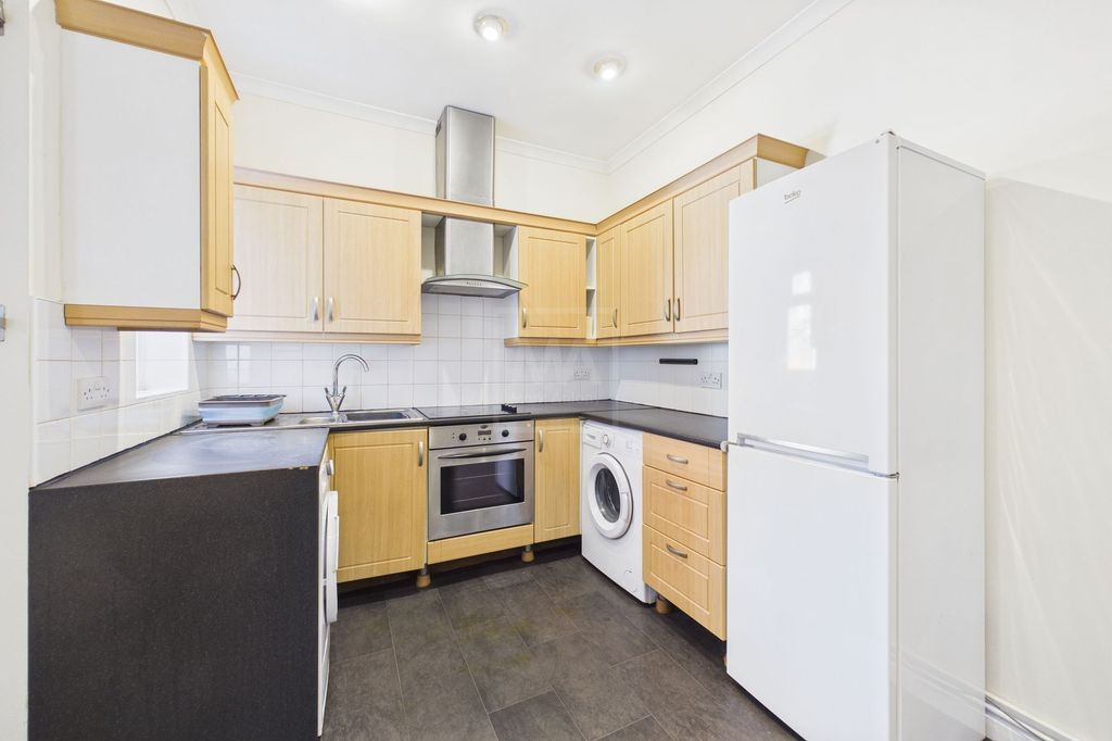 Property photo 2 of 11 Kitchen