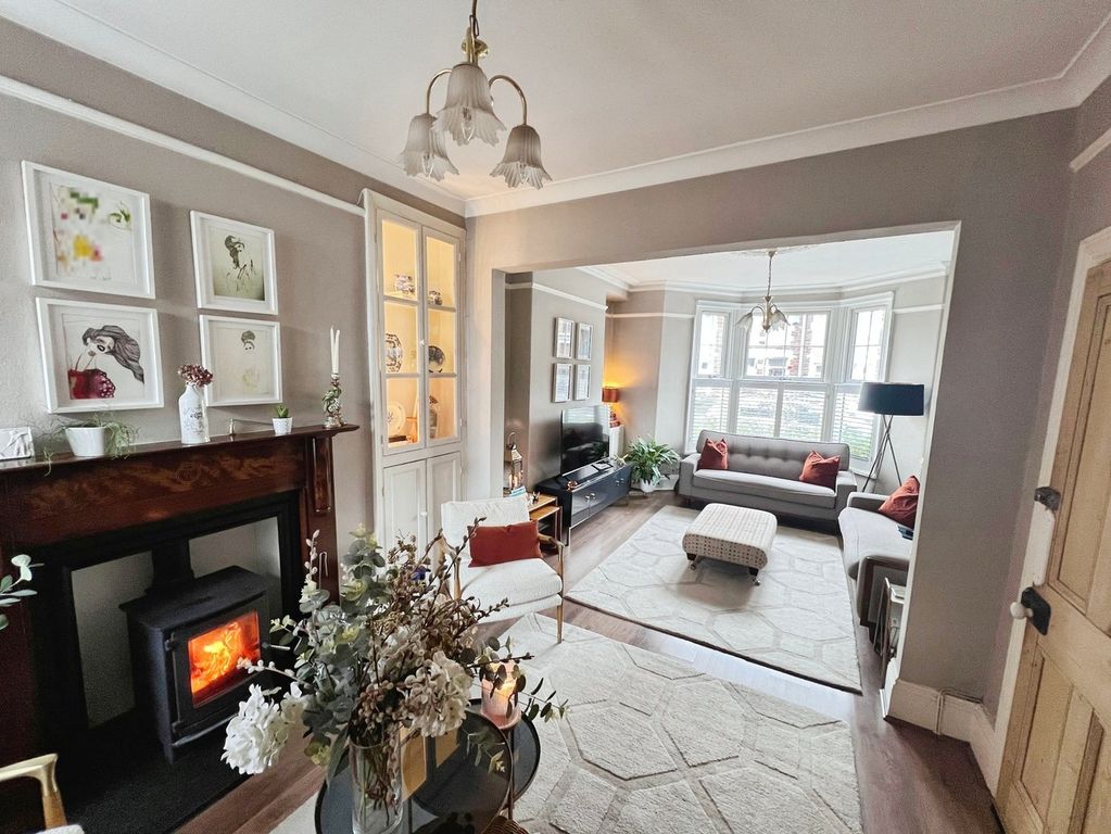 Property photo 2 of 21