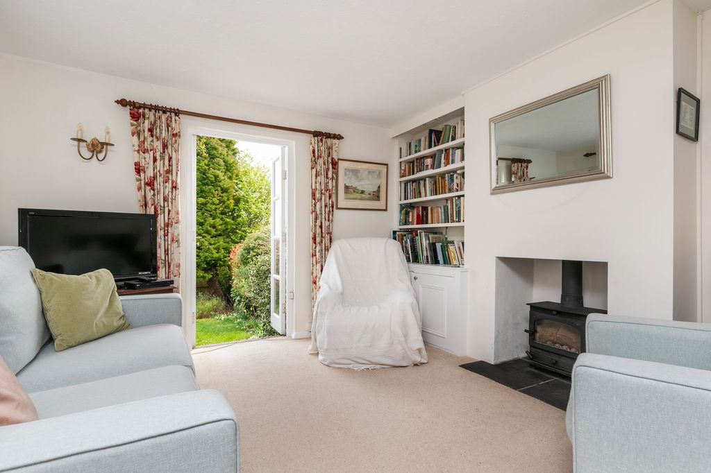 Property photo 2 of 11