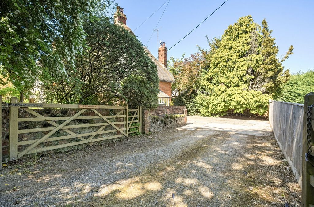 Property photo 2 of 27