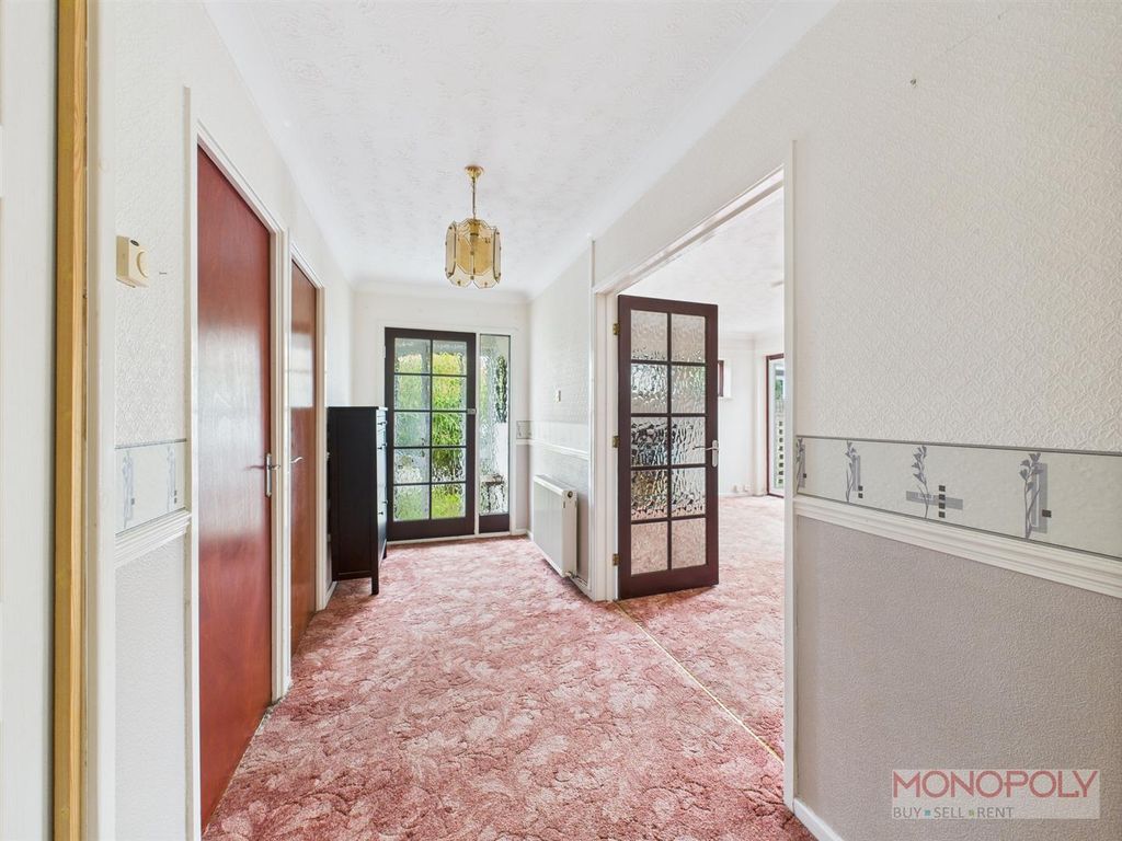 Property photo 2 of 16 Hallway