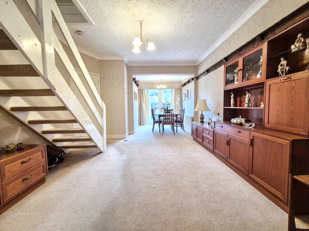 Property photo 3 of 27