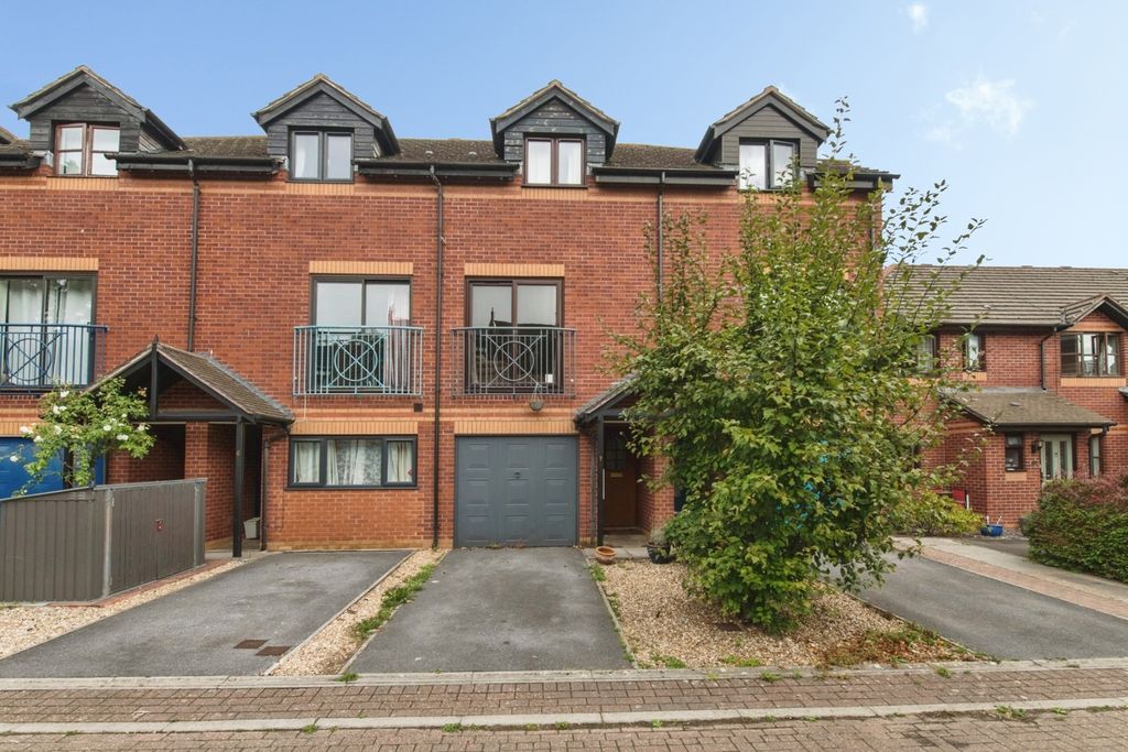 Property photo 1 of 17 Pbox-Img.Jpg