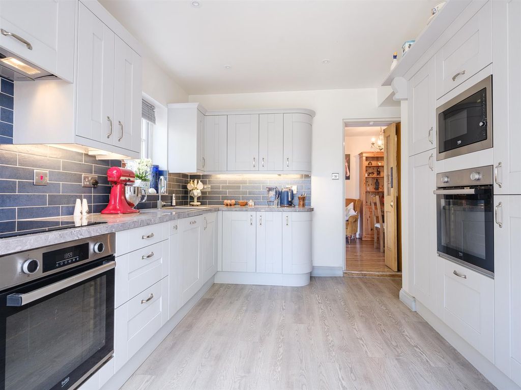 Property photo 2 of 18 Cripps Cottage-26.Jpg