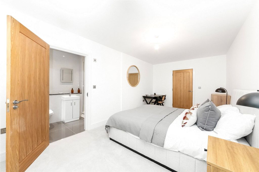 Property photo 3 of 11 Picture No. 77