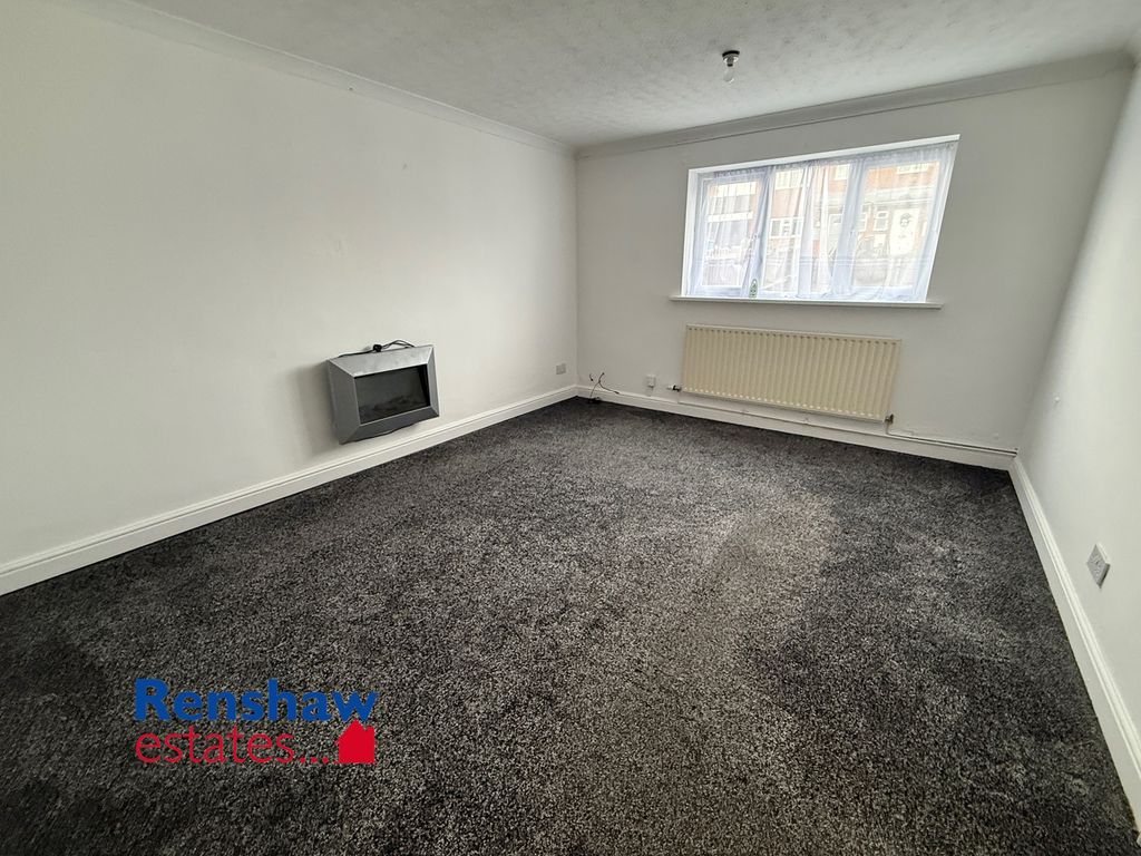 Property photo 3 of 13 L