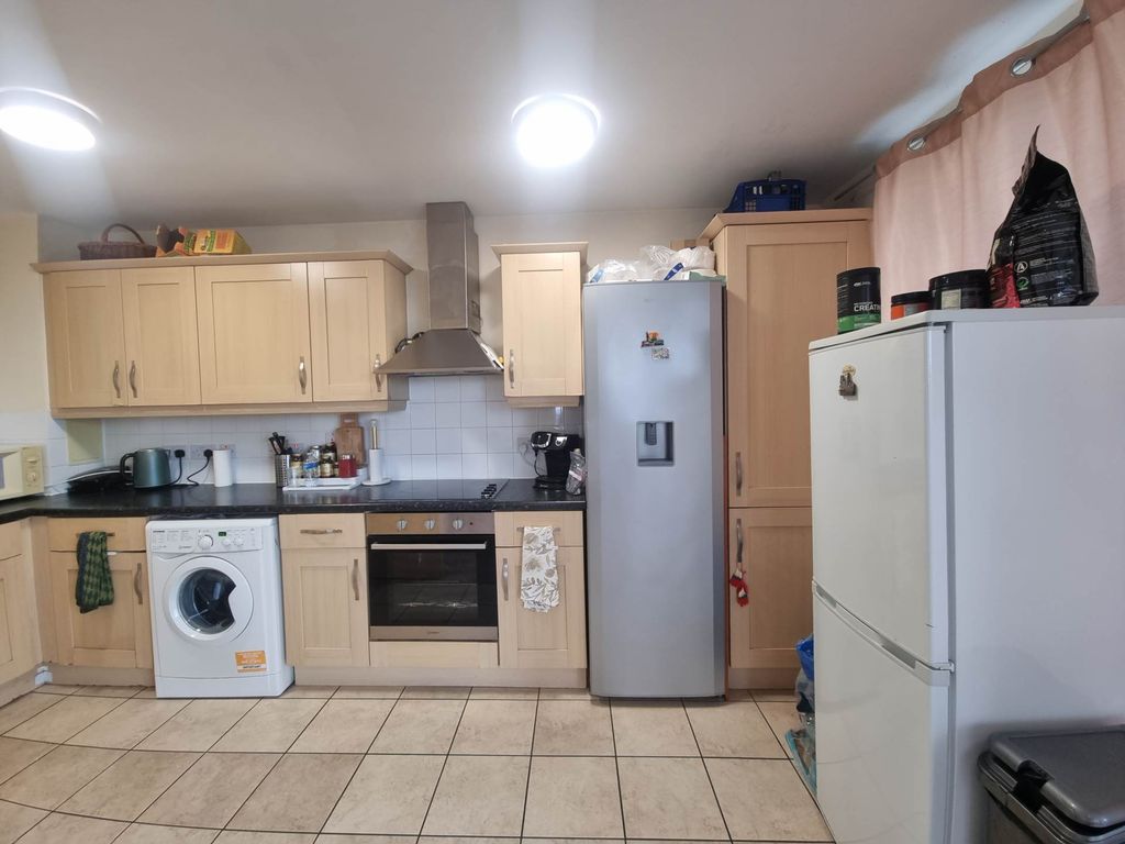 Property photo 2 of 22