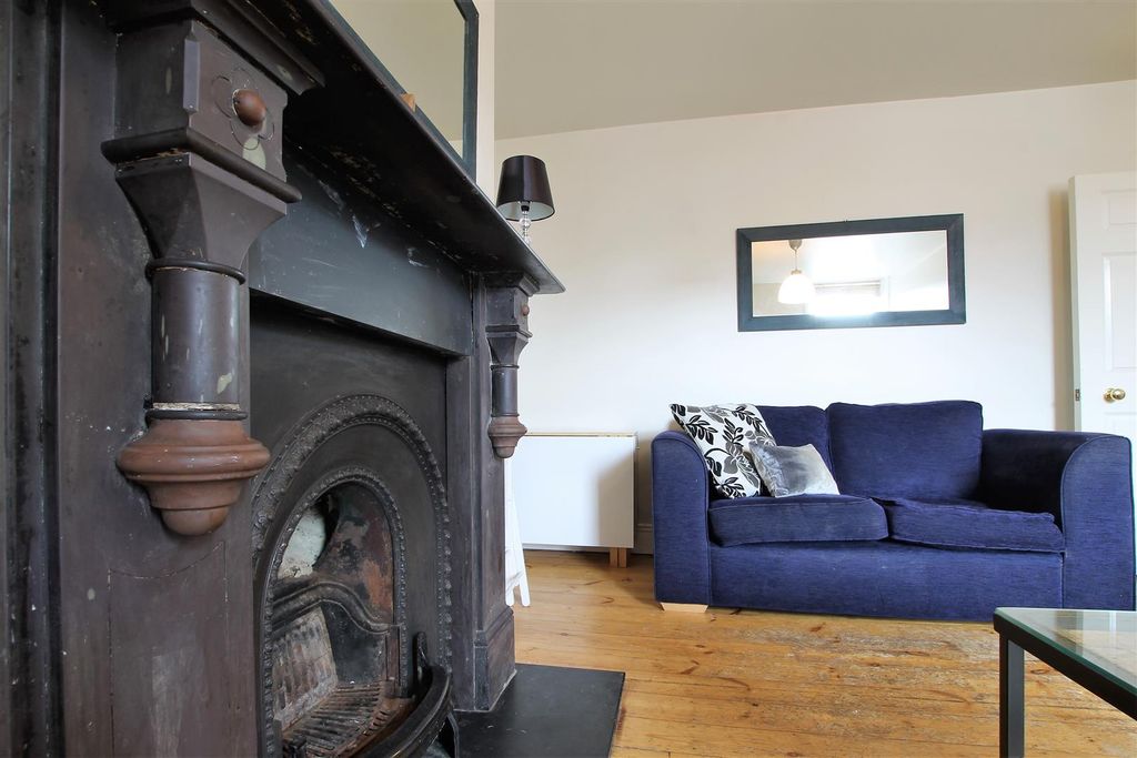 Property photo 3 of 10 476.Jpg