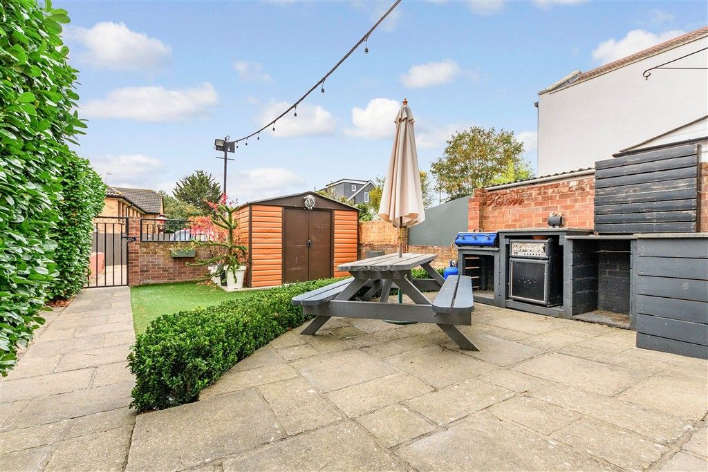 Property photo 3 of 12 Front Garden